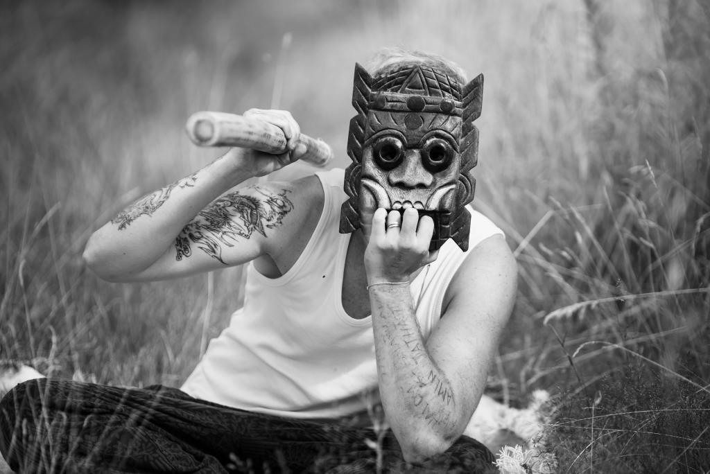 Robin Mriri Reithmayr with mask